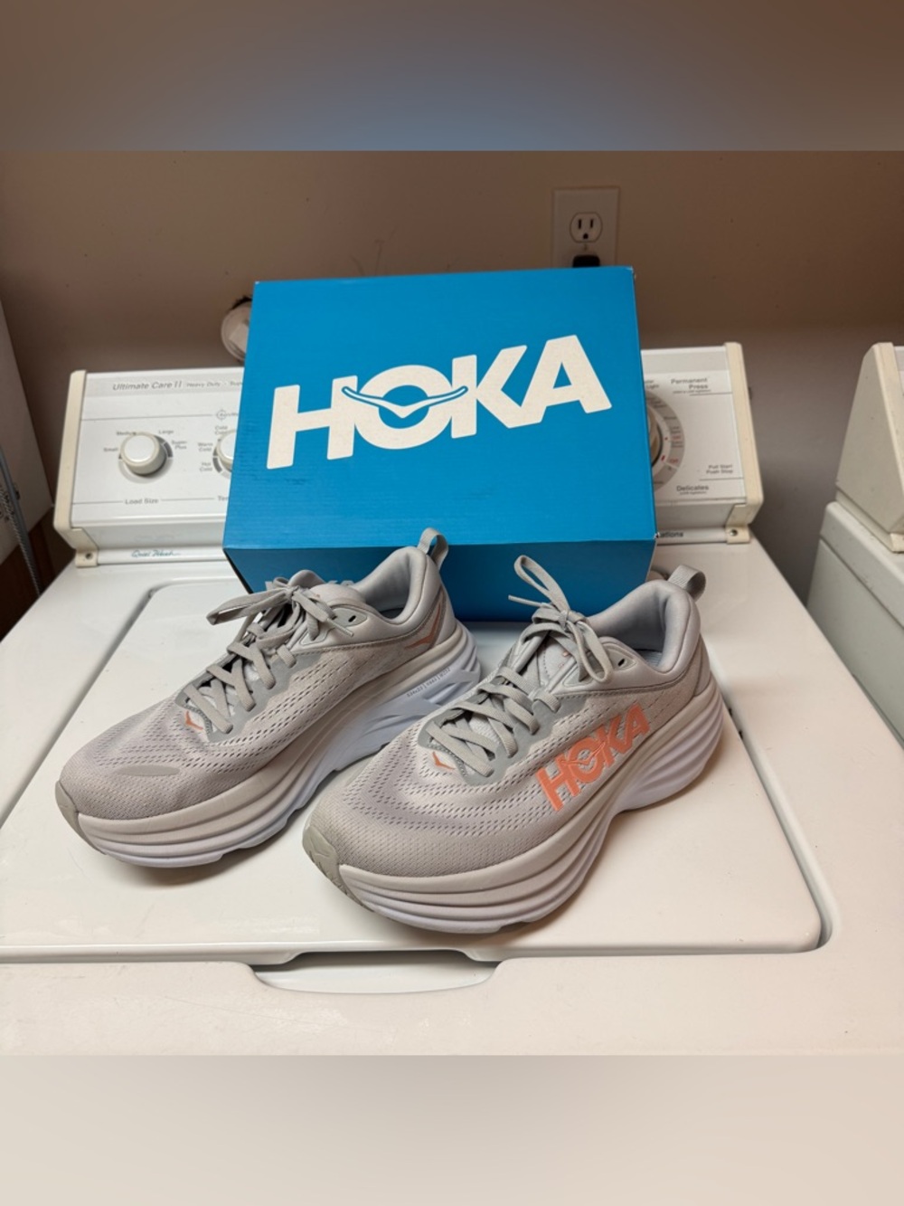 Hoka Women's 9B Light Gray Sneakers with Coral Logo vs box